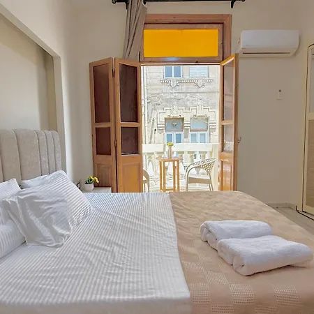 La Bella Casa Hostel
